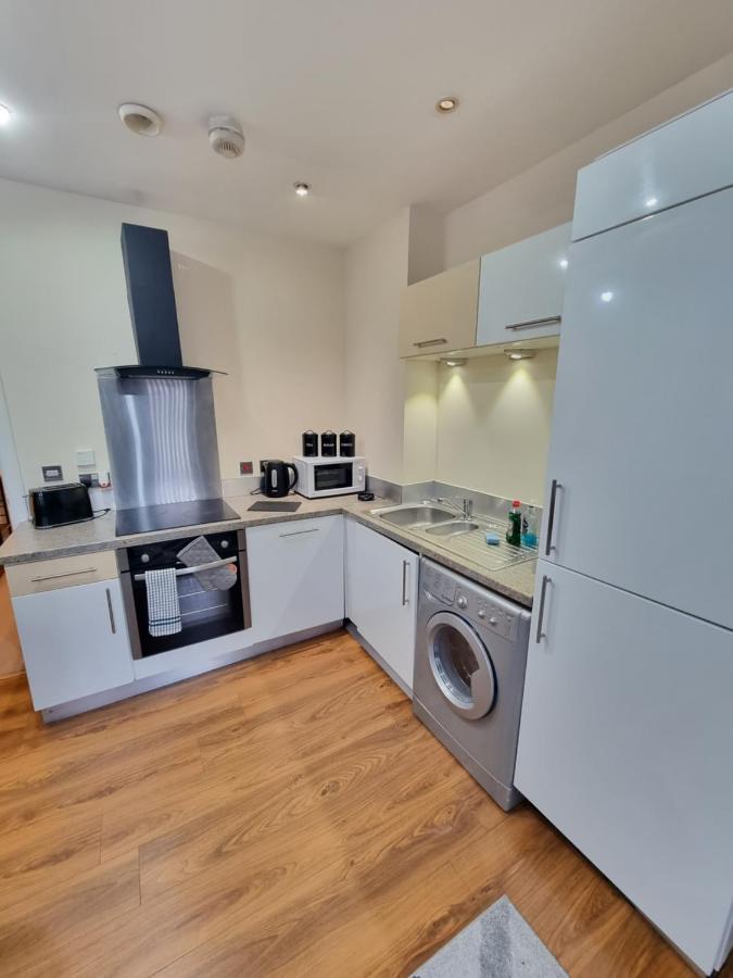 2 Bedroom - City Centre Location - Perfect For Family'S Bradford  Dış mekan fotoğraf